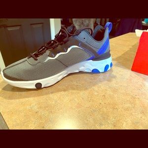 Nike react element size 9
